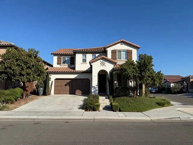 3 bed, 2079 sqft, $2,495 — Photo 2
