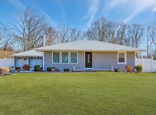 53 Gloria Blvd, Hauppauge, NY 11788