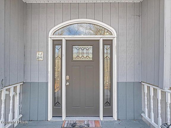 5th image of 109 Douglas Fir Ln