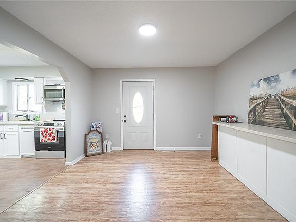 5th image of 24475 Sidney Rd