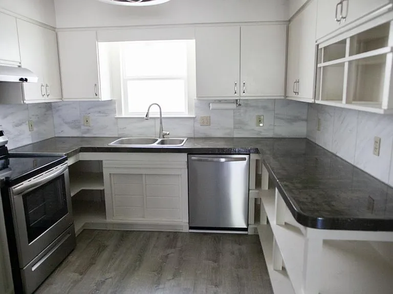 2971 SW 40th Ave — Photo 9