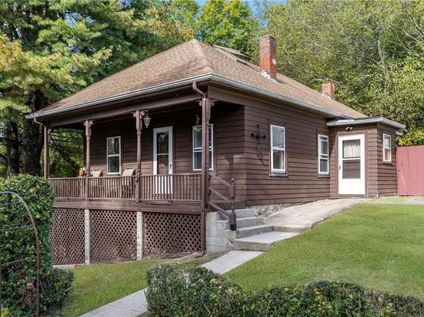 5 Camp St, Smithfield, RI 02917