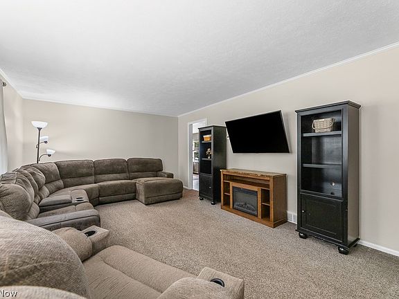 4th image of 8420 Sunnydale Dr