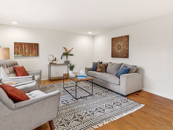 4th image of 418 Frederick Street NE