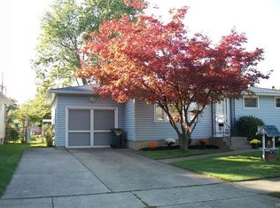 172 Brentwood Dr, North Tonawanda, NY 14120