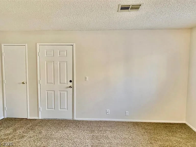 5061 Pioneer Ave #202 — Photo 11