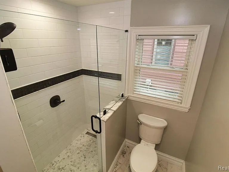 37752 Huron Pointe Dr — Photo 21