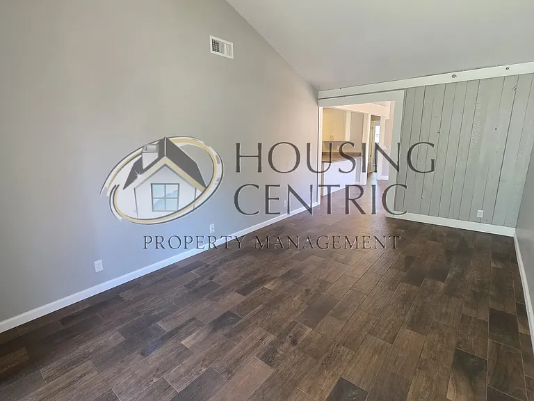 11075 Erla Ct — Photo 4