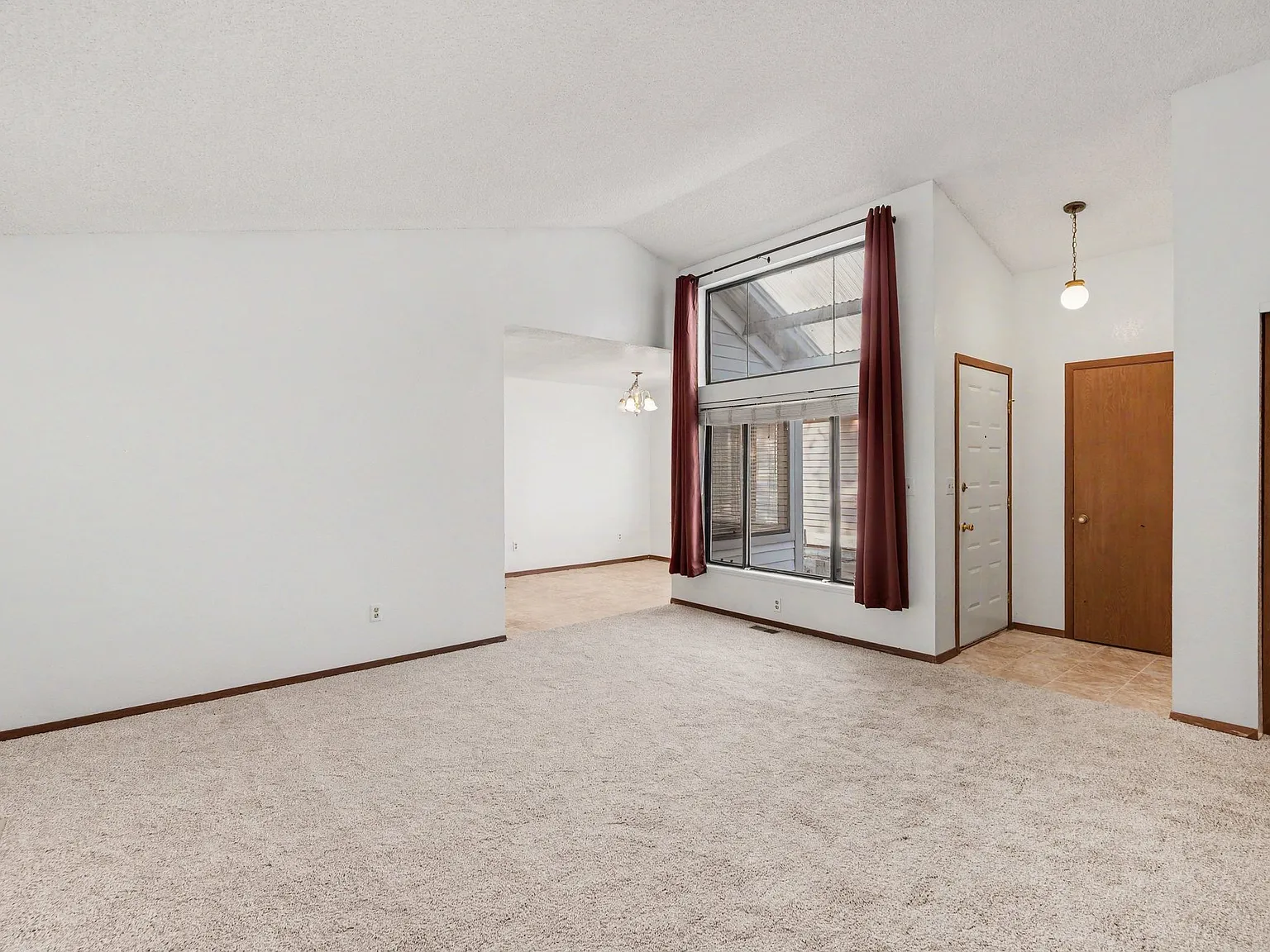 2 bed, 1068 sqft, $1,925 — Photo 3