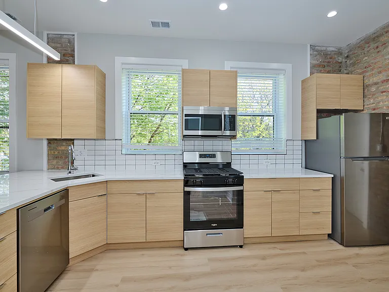 2872 W 21st Pl #1 — Photo 4