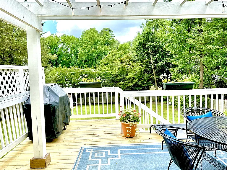 1210 Foxcroft Rd — Photo 25