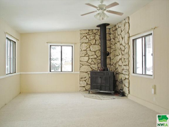 2nd image of 119 Grove St