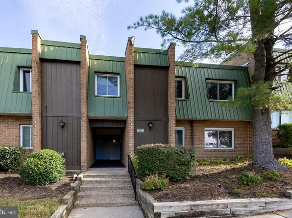 906 Meadowview Ln #906, Mont Clare, PA 19453