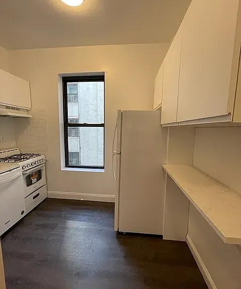 140 Claremont Ave #4J — Photo 9