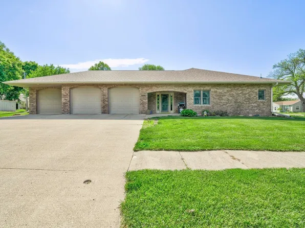201 Lake Ave, Lake Park, IA 51347