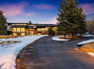74 NW Artists View Dr, Rocky View County, AB T3Z3N4