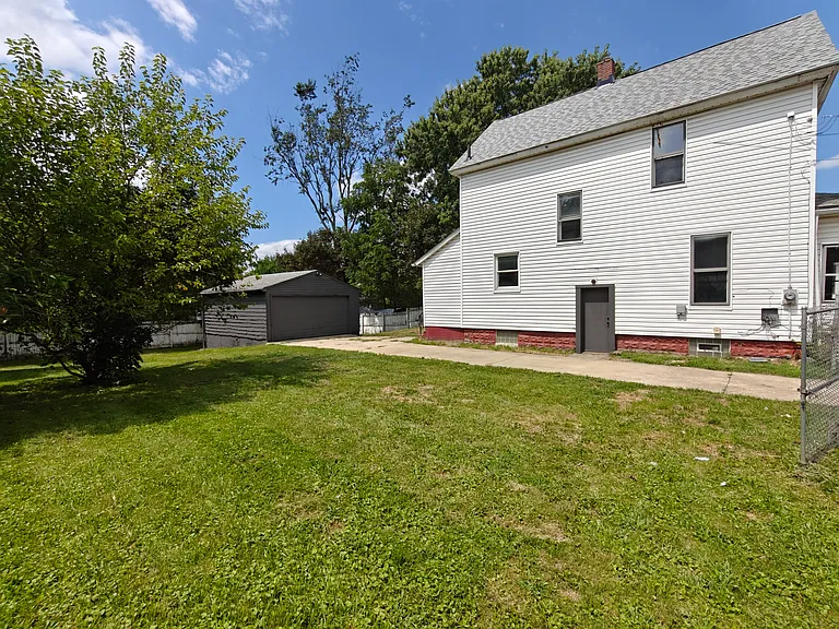 1290 Marcy St — Photo 2