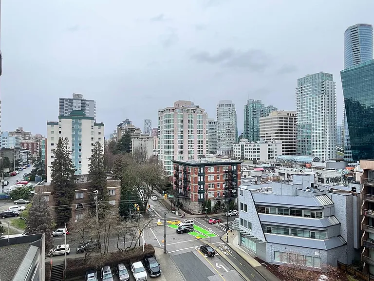 1050 Smithe St #803 — Photo 12