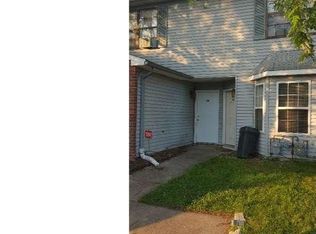 8 Harrington Ln, Sicklerville, NJ 08081