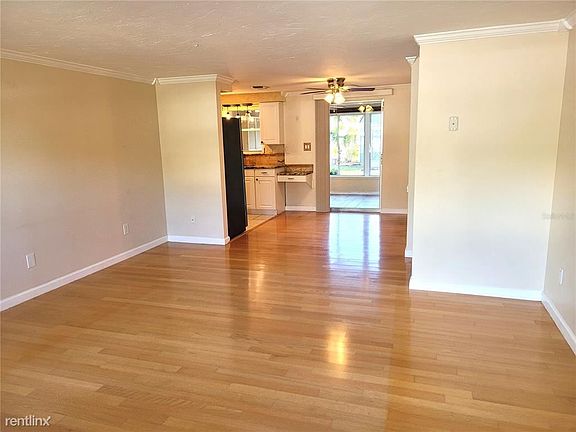 3rd image of 5328 Murdock Ave