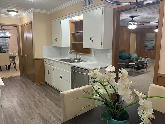 5th image of 1233 Phoebe Ln