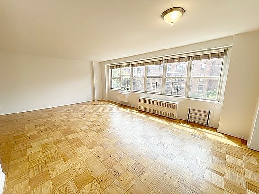 5th image of 3660 Oxford Ave APT 5E