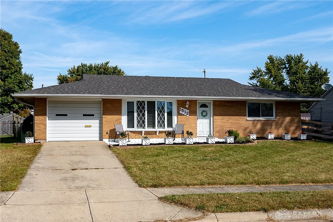 1512 Marinette Dr photo 1