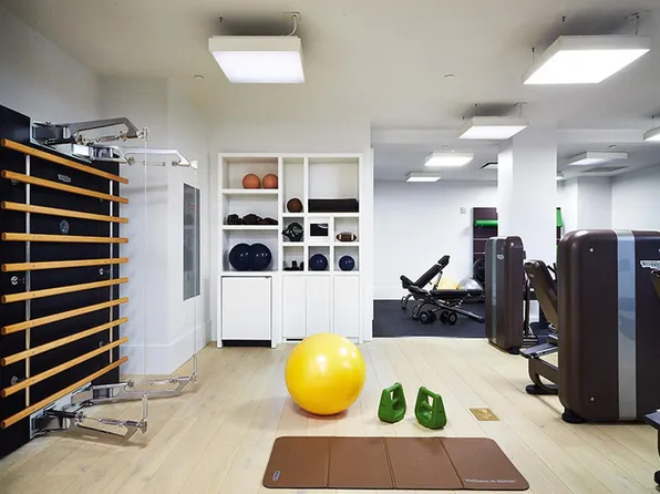 404 Park Avenue South image 9 of 12