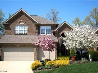33858 Crown Colony Dr, Avon, OH