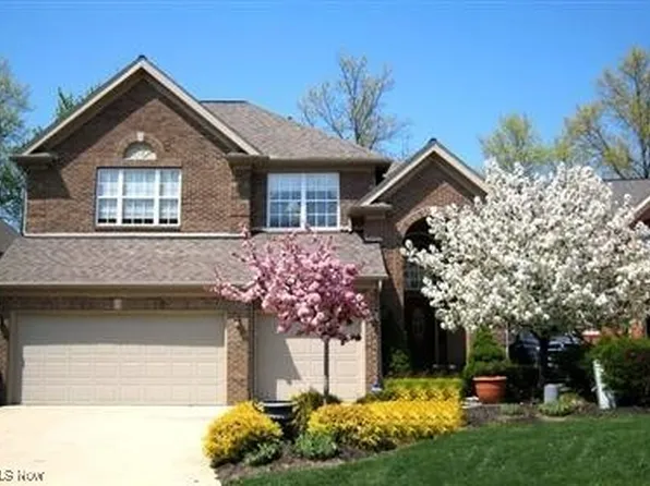 33858 Crown Colony Dr, Avon, OH 44011