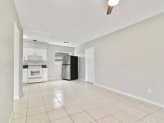 3rd image of 300 Hope Cir