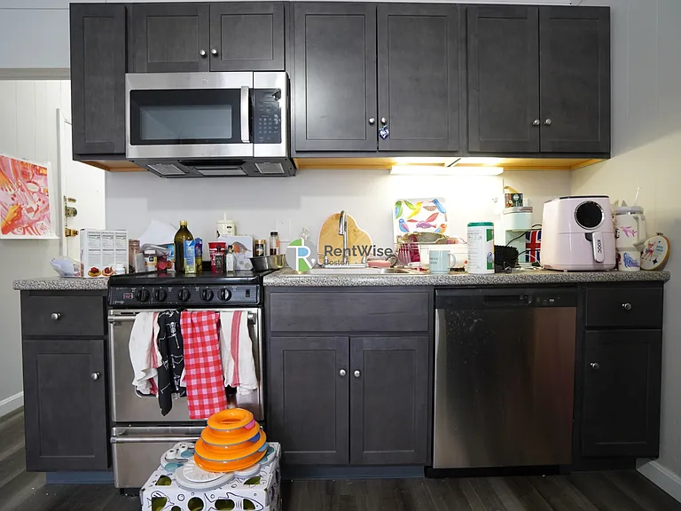 1124 Commonwealth Ave #13 — Photo 1