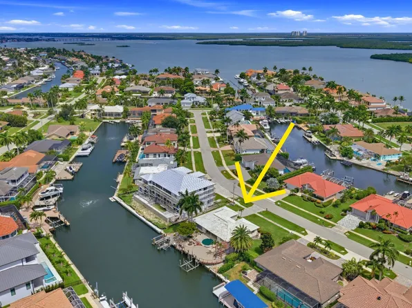 154 Hollyhock Ct, Marco Island, FL 34145