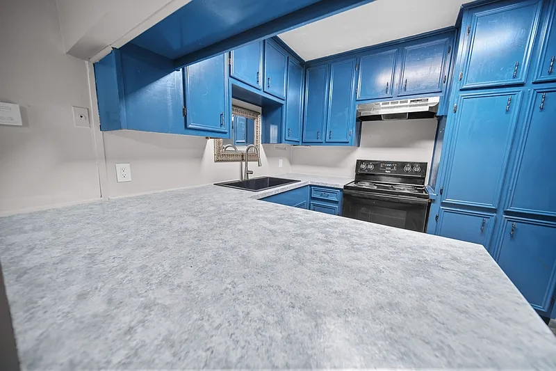 2 bed, 1.0 bath, 1000 sqft, $1,200 — Photo 3