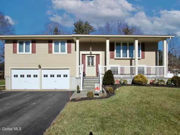 28 Fruitwood Drive, Burnt Hills, NY 12027