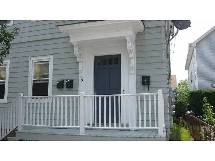 Building Photo - 9 Amy St #3