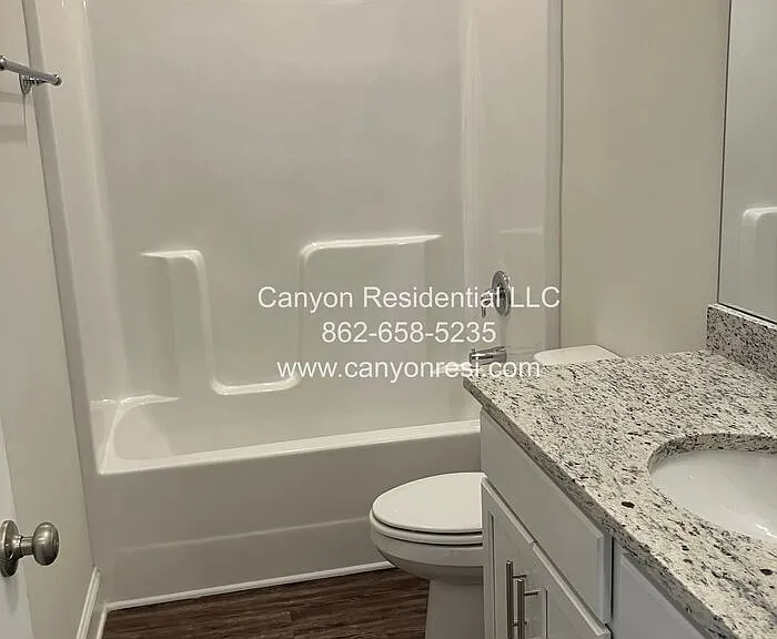 210 Pine Island Ave — Photo 11