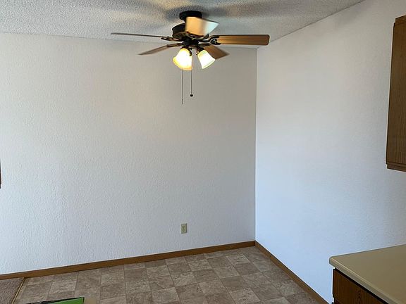 5th image of 615 E 7th St APT 302