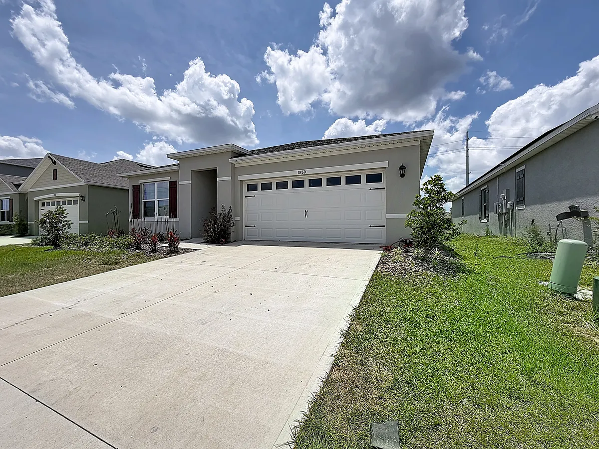 Building Photo - 1880 Basenji Dr