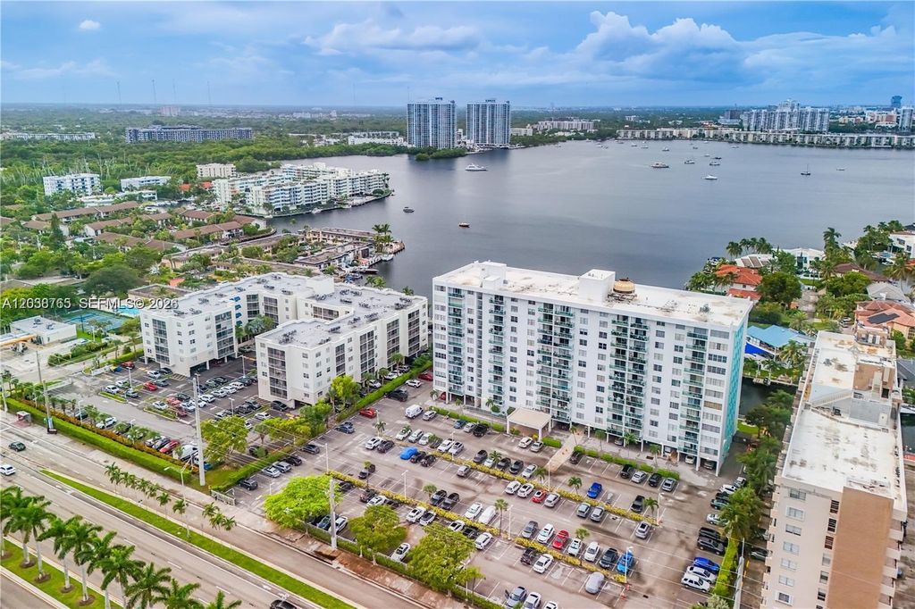 2841 NE 163rd St APT 704, North Miami Beach, FL - View 2