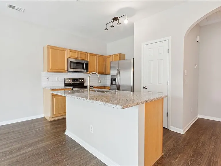 372 Azalea Cir — Photo 4