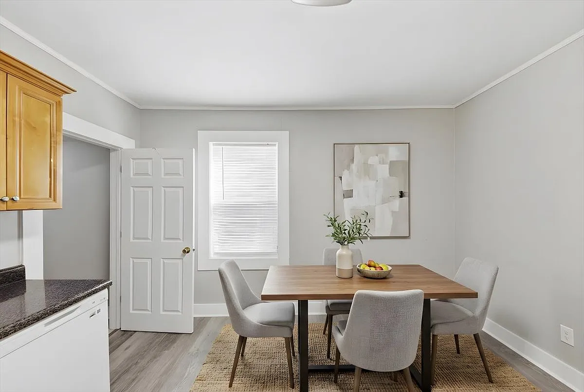 2 bed, 1200 sqft, $1,200 — Photo 3