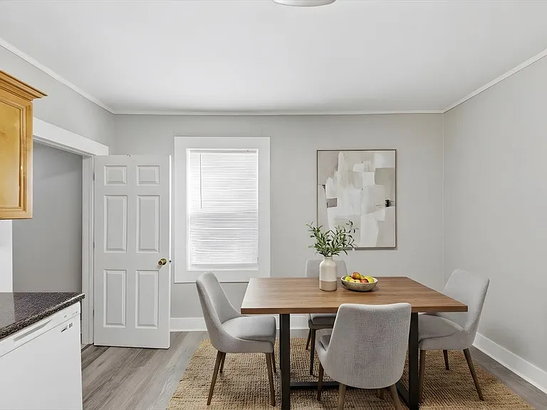 225 Addington Dr NW — Photo 3