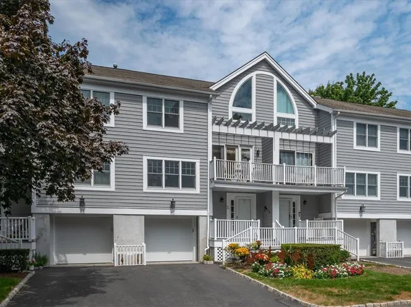 27 Brookridge Court, Rye Brook, NY 10573