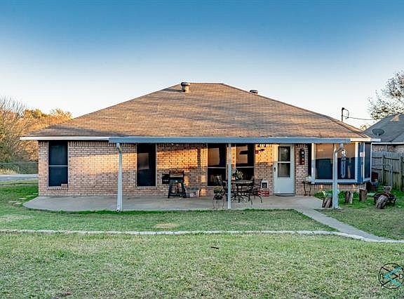 4th image of 441 Admiral Dr