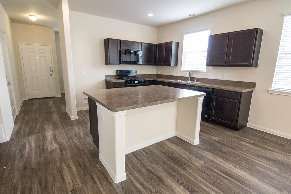 Building Photo - 29634 Woodsons Shore Dr