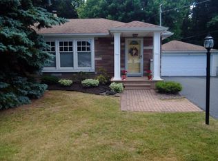 7431 Saint Joseph Rd, Niagara Falls, NY 14304