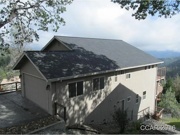 826 Laurel Ln photo 1