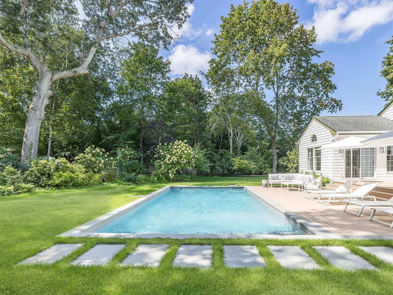 Completely brand new stunning 4 bed boutique Sag Harbor rental — Photo 4