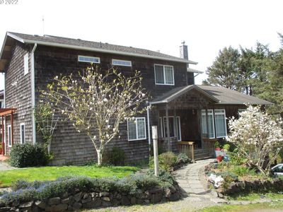 216 W Noatak St, Cannon Beach, OR, 97110